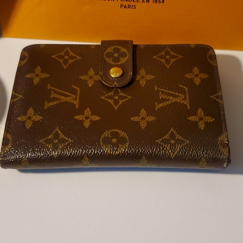 Louis Vuitton  Organizer Wallet, FIRM PRICE